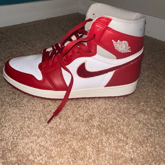 Jordan 1 High Retro Chenille - Picture 1 of 5